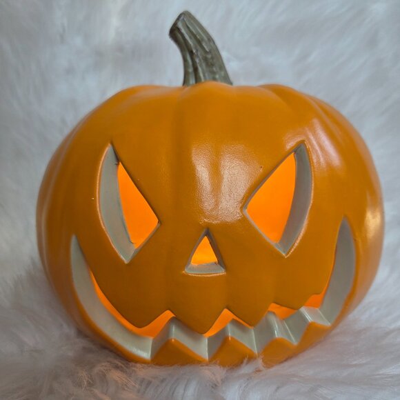 Halloween 2 Pumpkin Light Up 2 Cat Pillowcases Bloody Garland Soap Dispenser - Picture 2 of 16